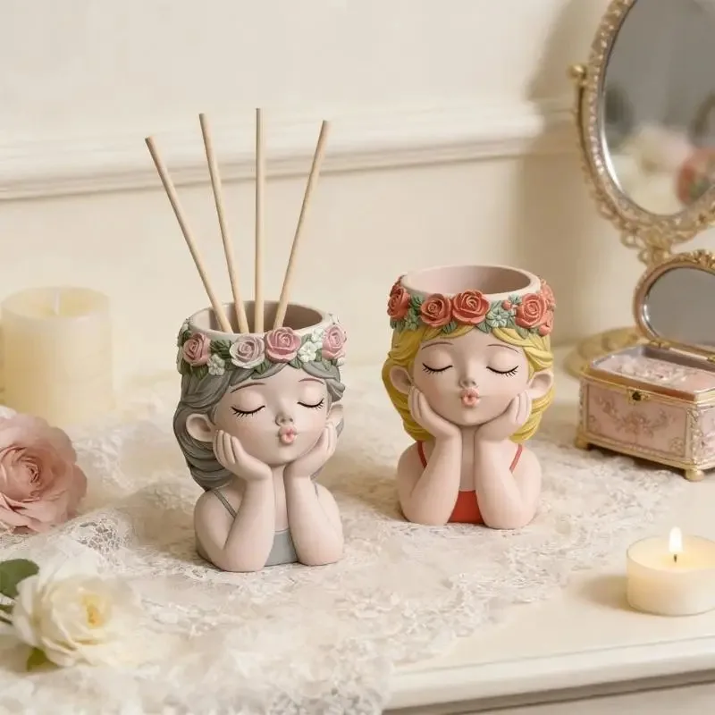 Pouting Girl With Flower Crown - огляд і ціна Echeveria Succulent